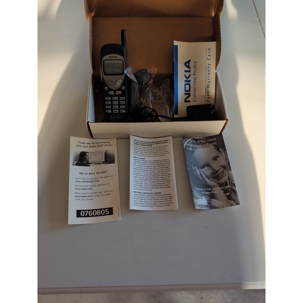 Nokia 5165 - Cellular Phone With Accessories and original Box US Cellular